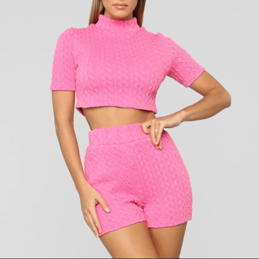 ⚡️Sweater Feels Pink Short Set fashion nova